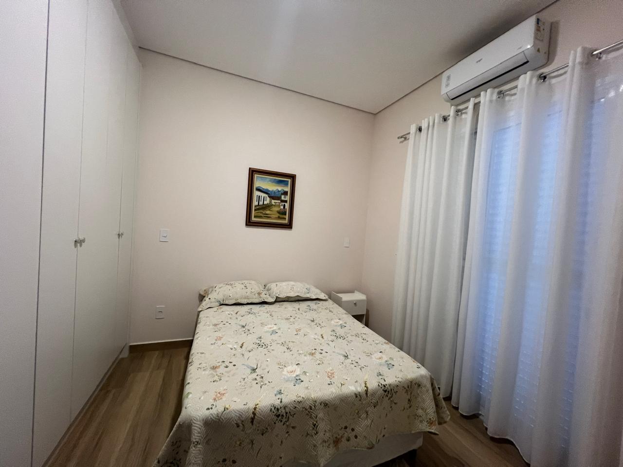 Quarto lindo e mobiliado suíte ampla